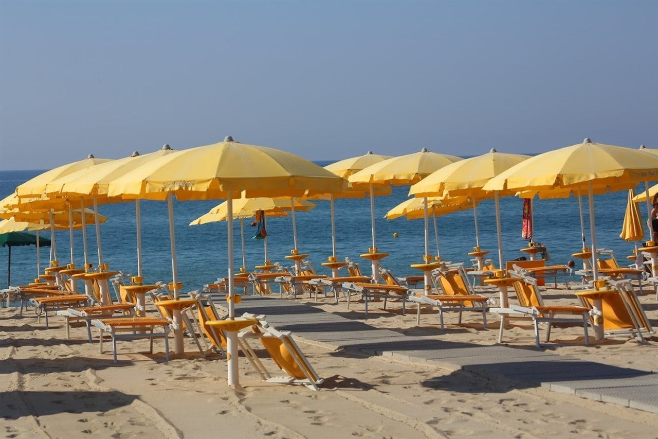 Marina Del Marchese Beach Resort บอตริเชลโล ภายนอก รูปภาพ